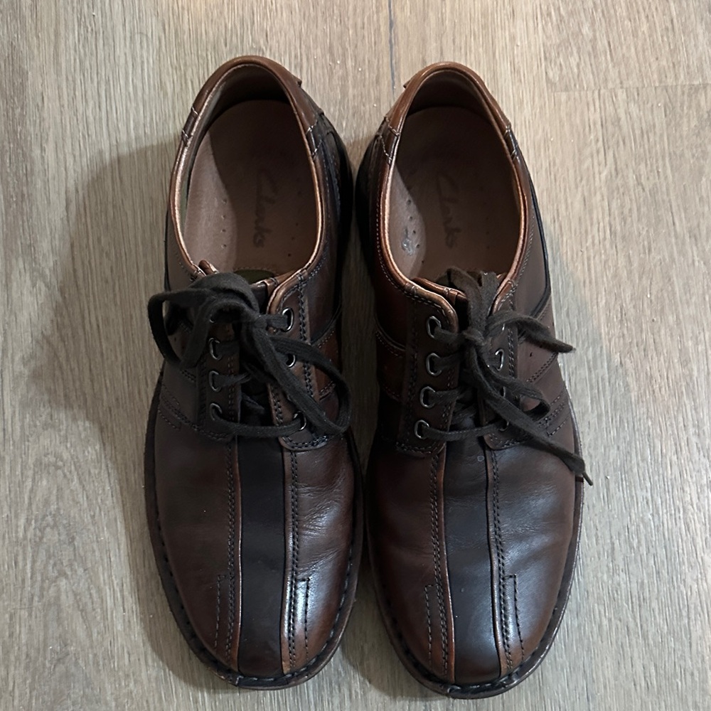 Clarks Men's Dark Brown Leather Lace-Up Oxfords with Black Panel